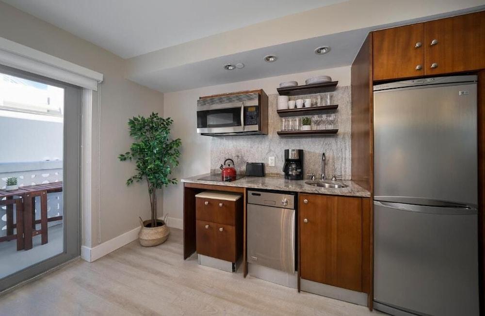 Strand Ocean Drive Suites photo 22