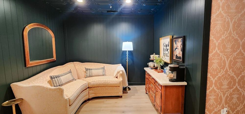 Speakeasy Suites photo 47