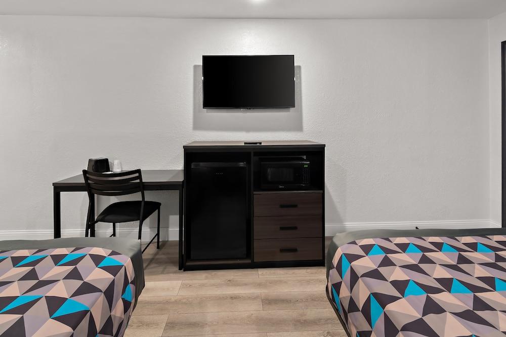 Rodeway Inn Palestine photo 14