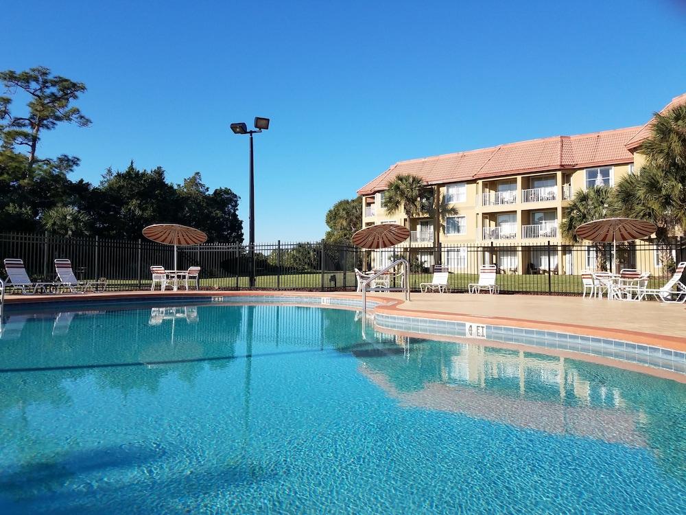 Parc Corniche Condominium Suite Hotel photo 33