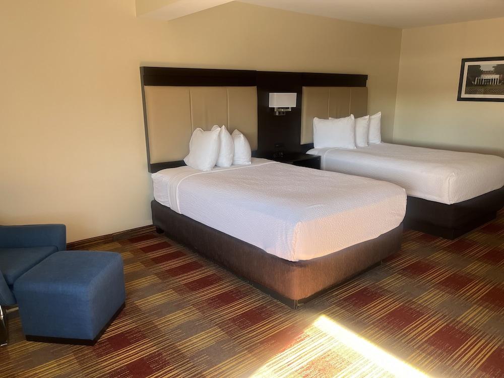 Inn on Storrs photo 23