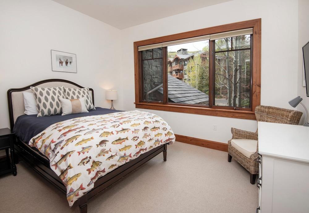 Hummingbird by Elevation Accommodations photo 6