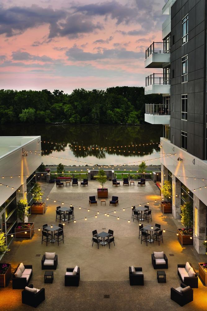 The Landing Hotel at Rivers Casino & Resort photo 51