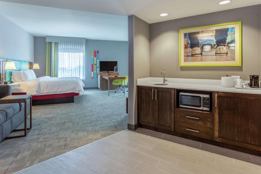 Hampton Inn & Suites Burlington photo 16