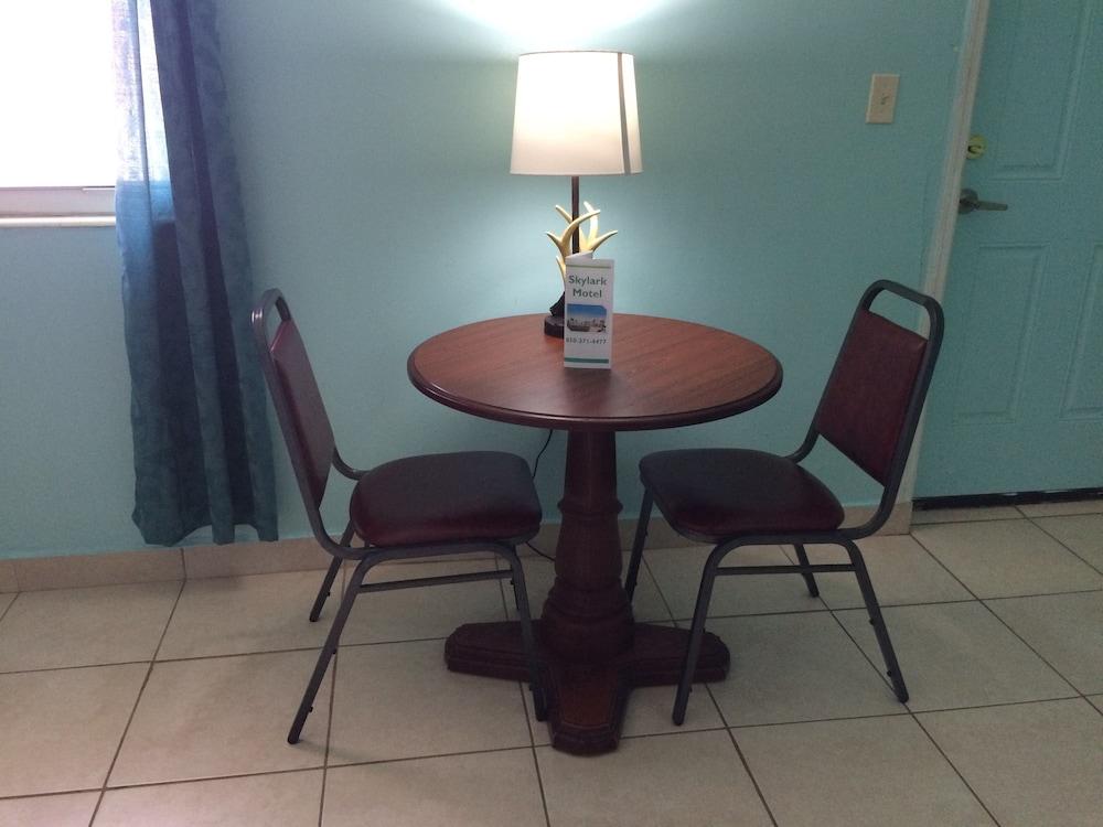 Skylark Motel photo 27