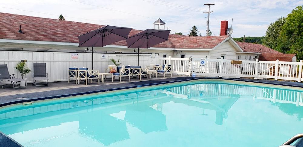 Coastal Inn photo 3