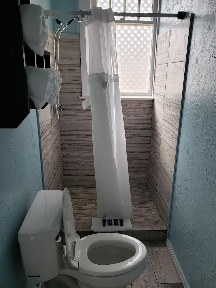 Topaz Motel photo 30