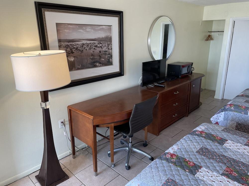Beach Front Motel photo 7
