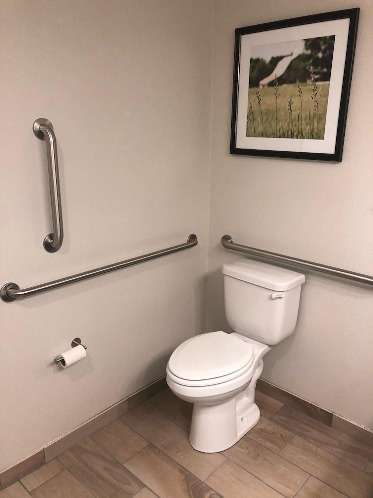 GrandStay Hotel & Suites Rock Valley photo 18