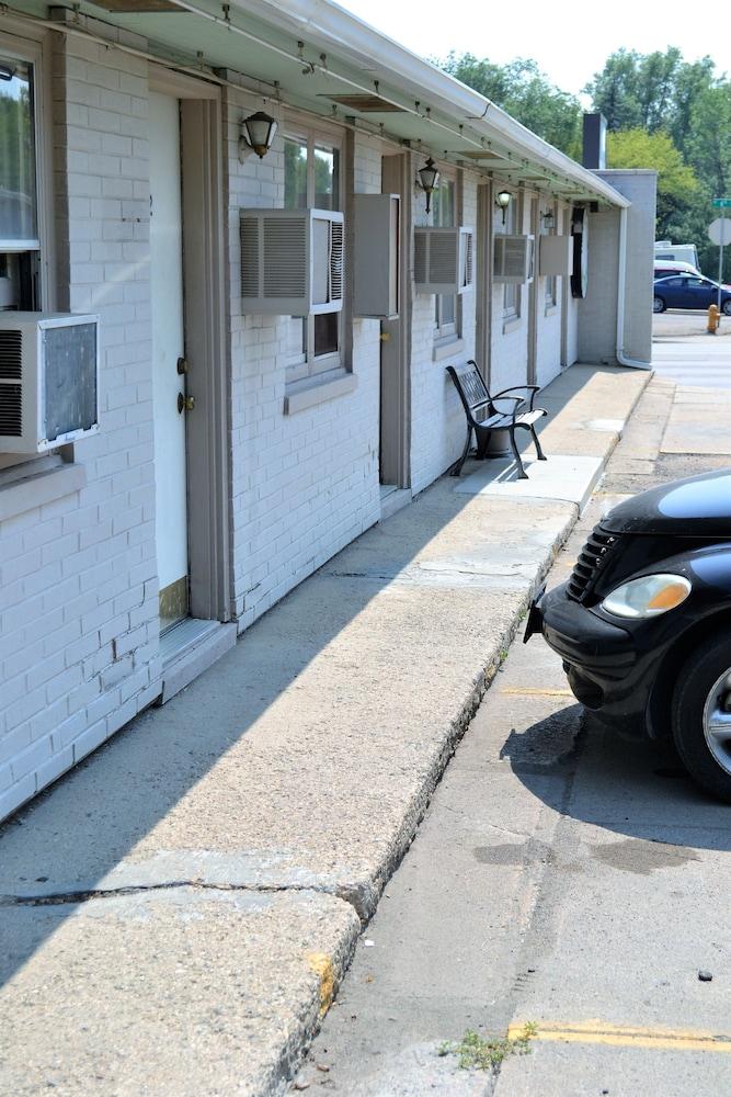 Innkeeper Motel photo 65