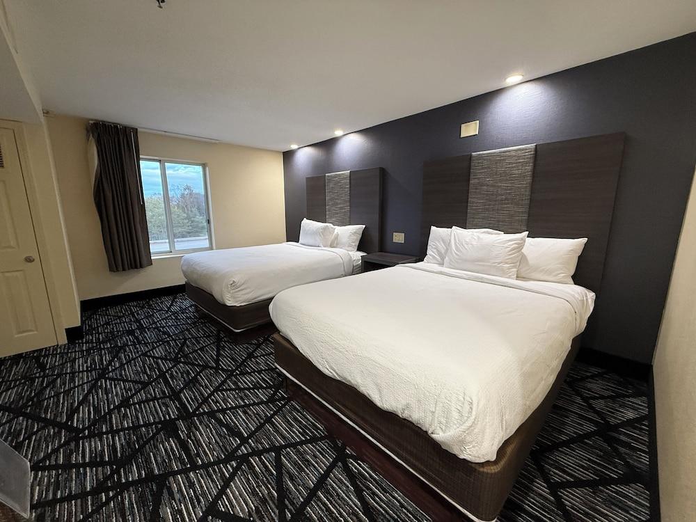 Plymouth Bay Inn and Suites photo 16