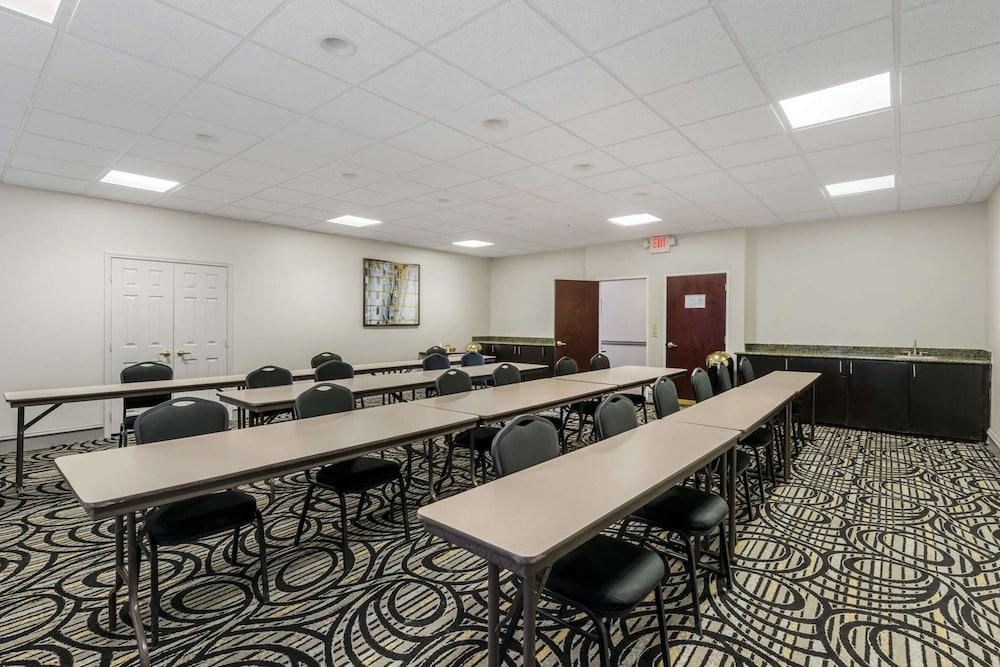 Comfort Inn & Suites Andrews photo 26