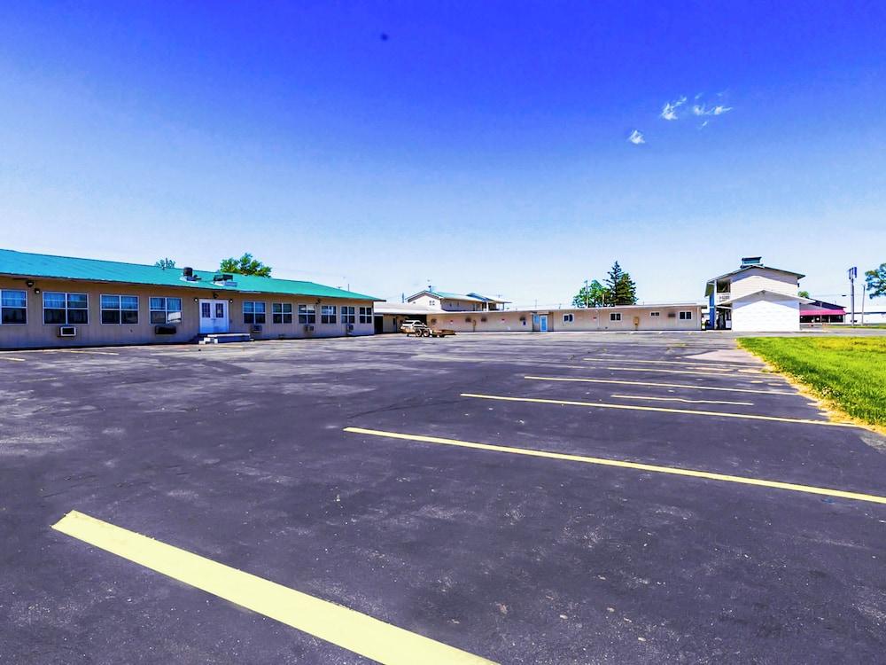 Country Hearth Inn & Suites By OYO Sturgis photo 23