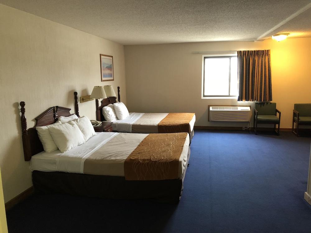 Denison Inn & Suites photo 19