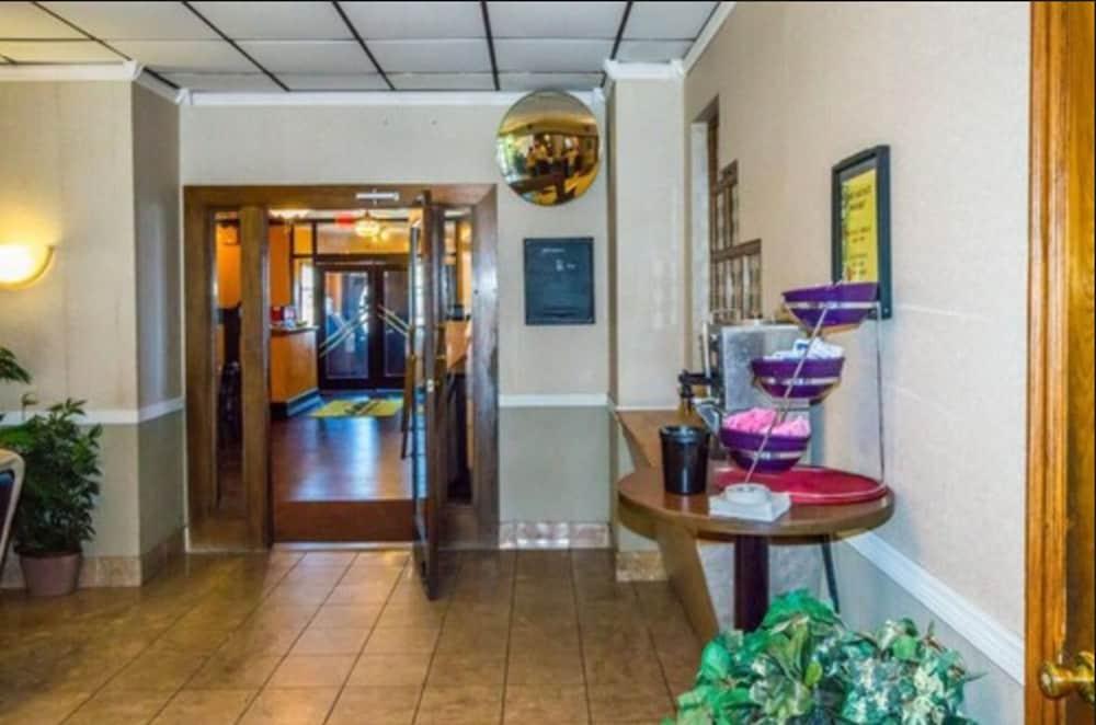 Executive Inn Hotel & Conference Centre photo 25