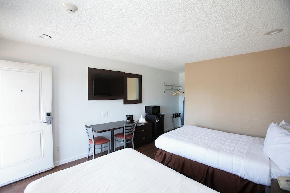 Budget Inn photo 11
