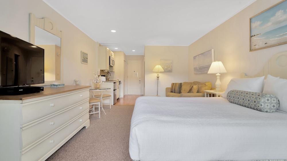 East Hampton House Resort photo 95
