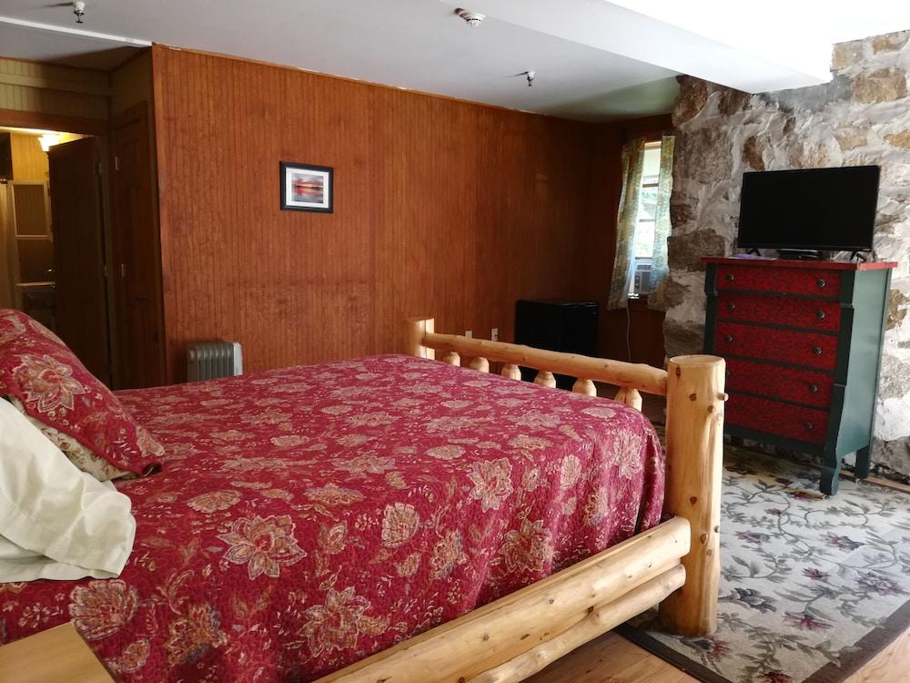 The Woods Inn photo 8
