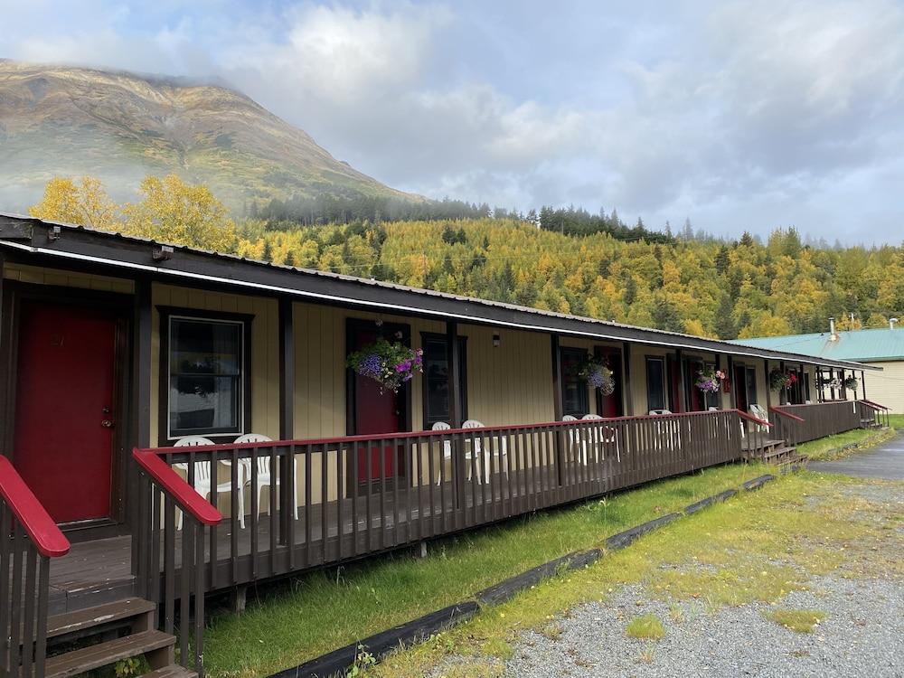 Trail Lake Lodge photo 11