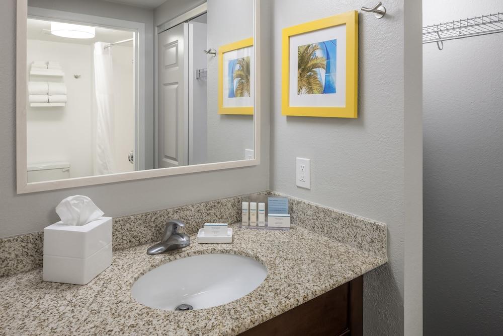Hampton Inn & Suites by Hilton Miami-Doral/Dolphin Mall photo 24