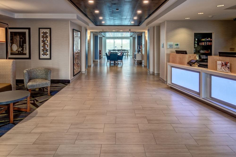 Holiday Inn Express Hotel & Suites Jackson NE by IHG photo 42