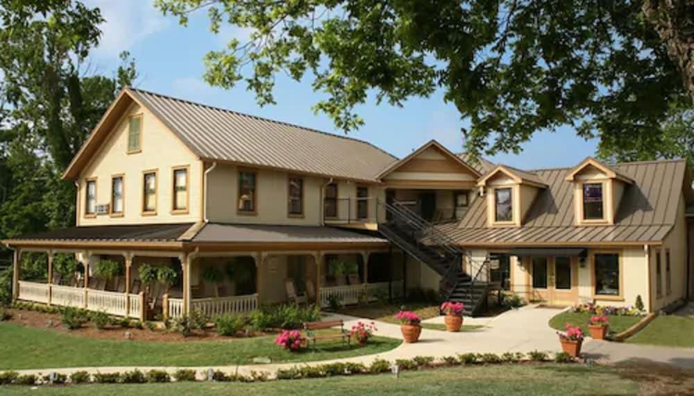 The Smith House photo 1