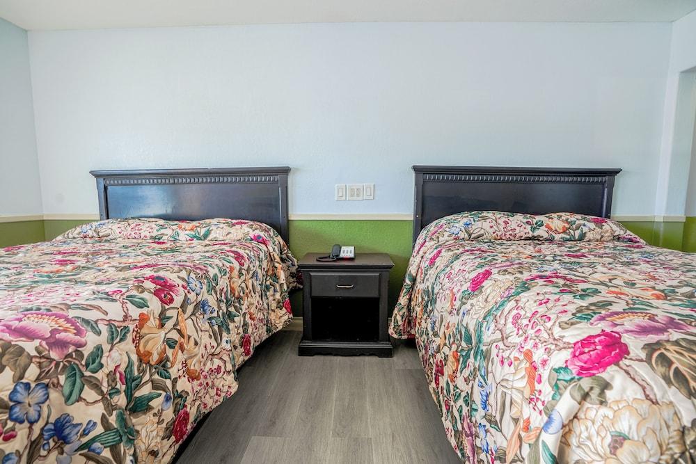 Day&Night Inn photo 10