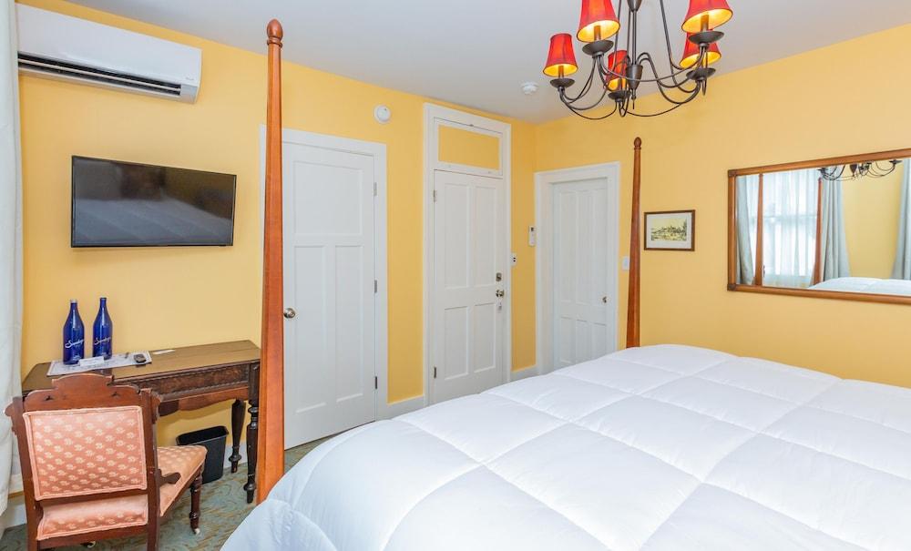 Historic Hotel Broadalbin photo 61