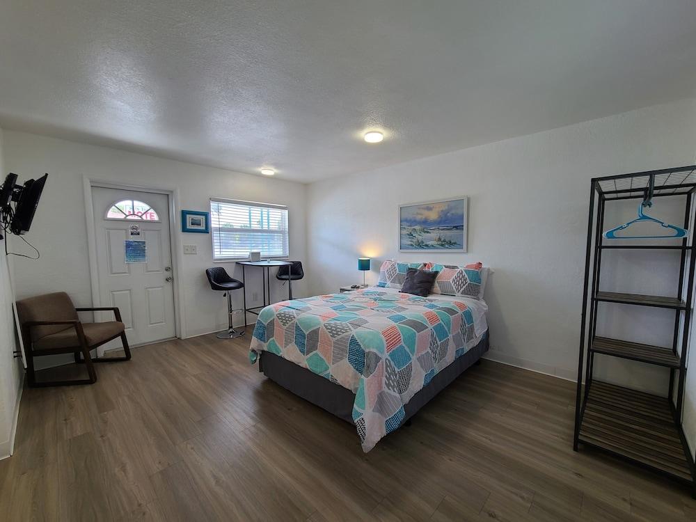 Sun Island Motel photo 94