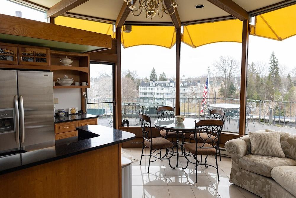 Weathervane Terrace Inn and Suites photo 10