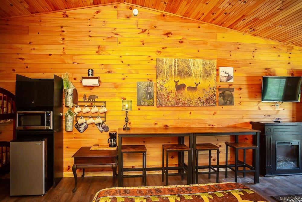 Bigfoot Lodge Room Three photo 15