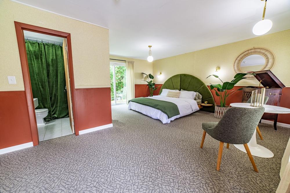 The Springs Motel photo 15