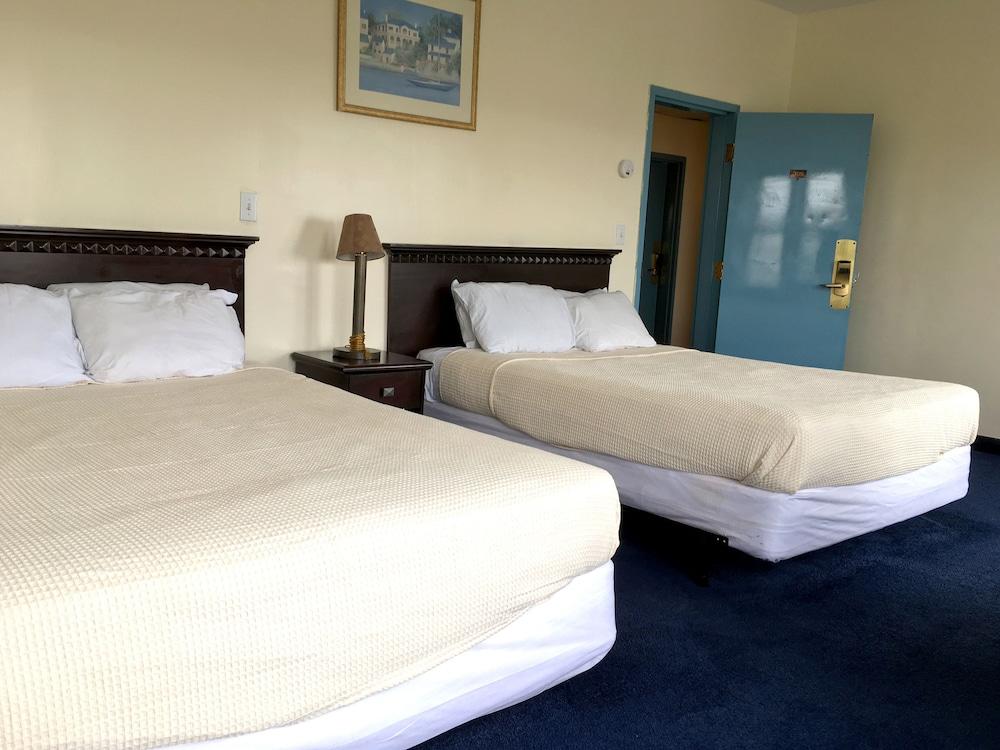 Belmar Inn photo 17