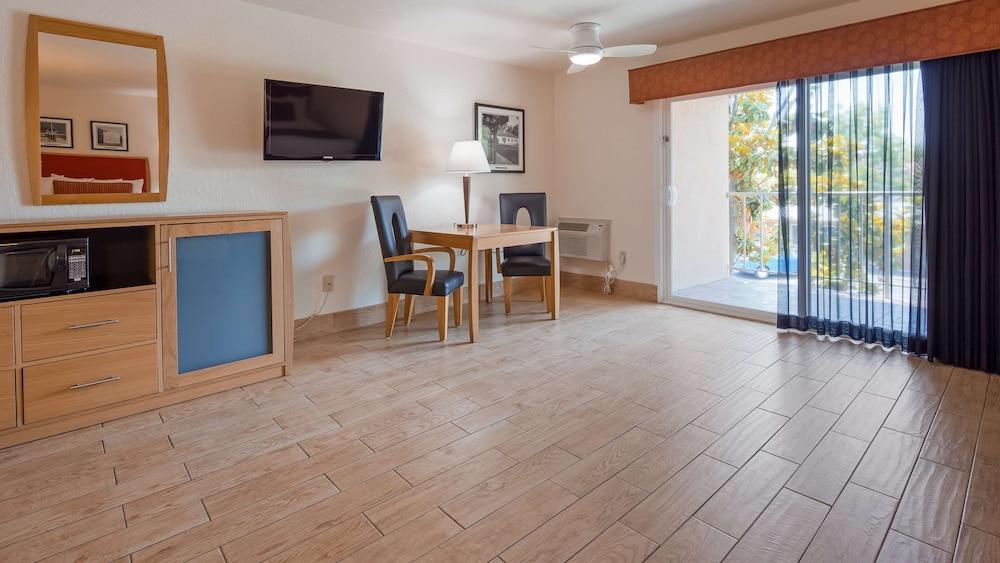Best Western Pine Tree Motel photo 17