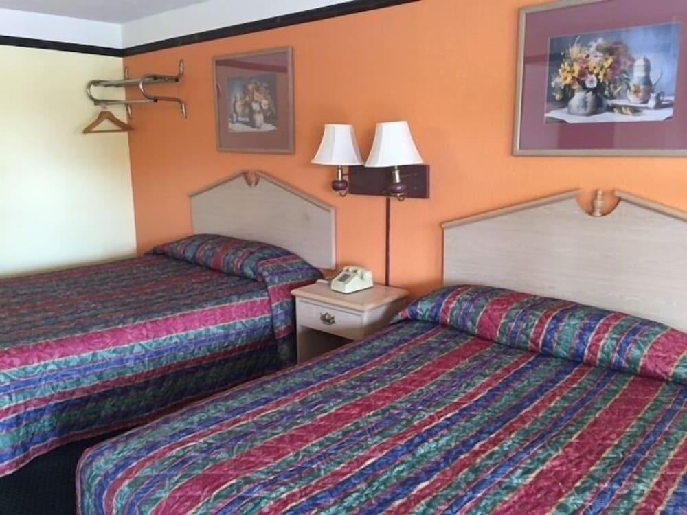 Tower Motel photo 14