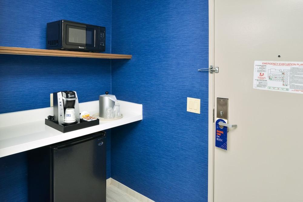 Holiday Inn Express & Suites Los Angeles Downtown West by IHG photo 15