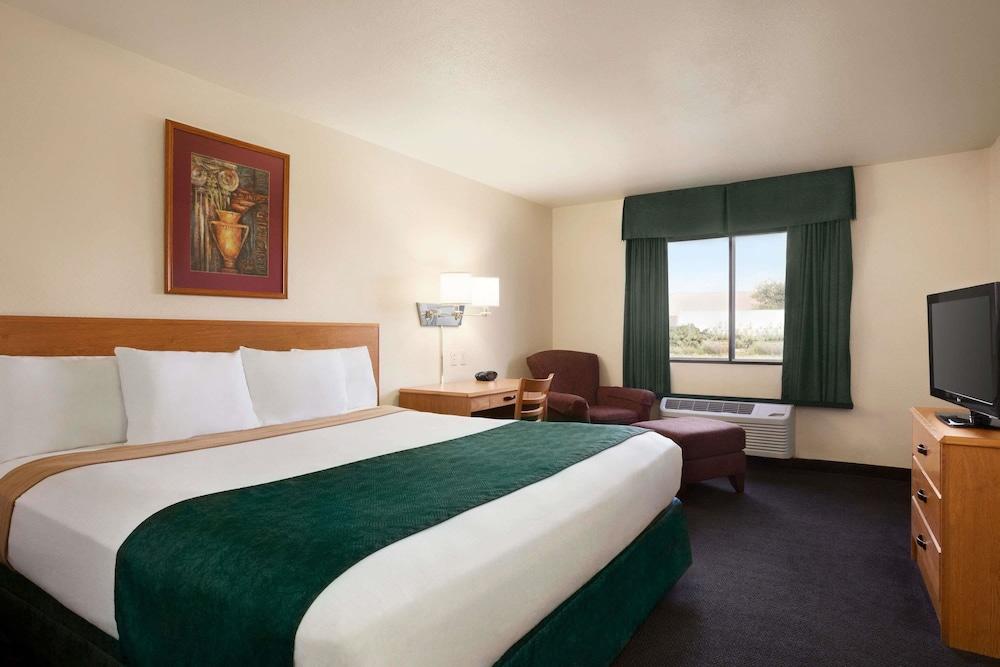 Travelodge by Wyndham Pecos photo 6