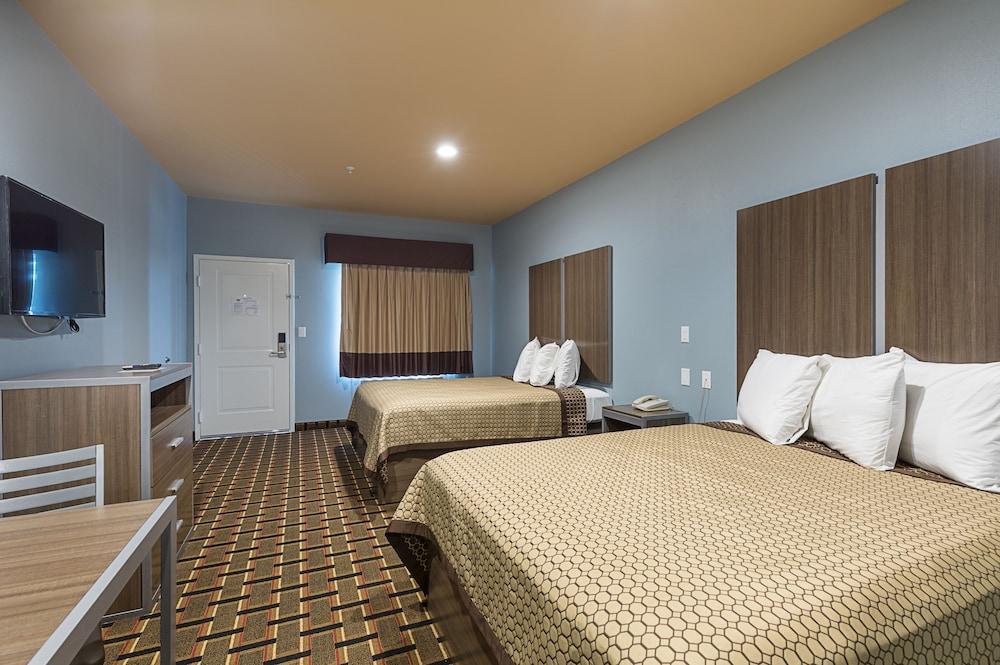 Scottish Inns & Suites photo 9