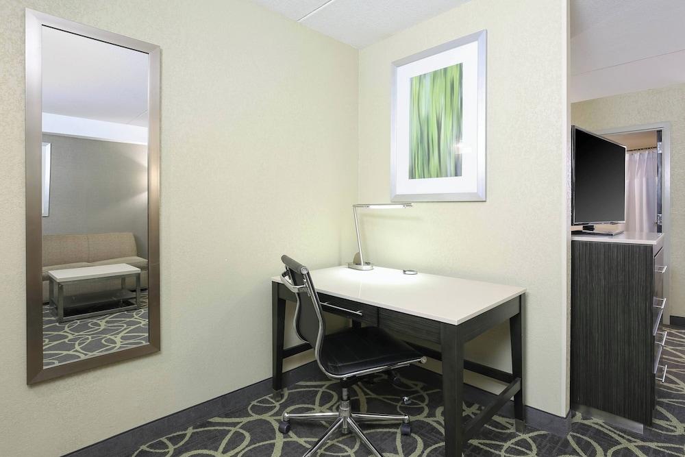 Springhill Suites Marriott Quail Springs photo 9