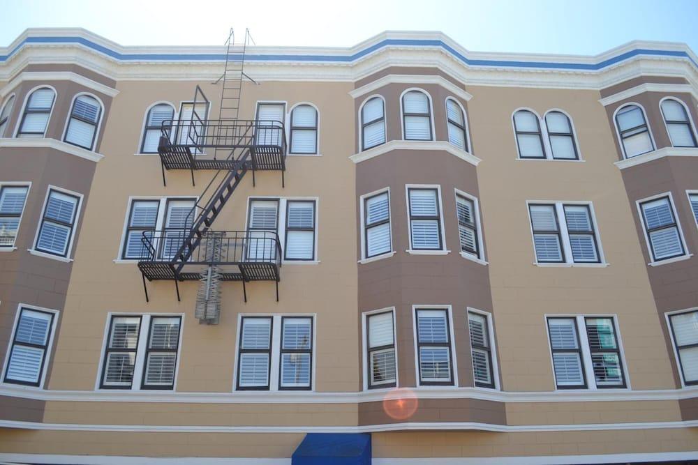 Alpha Inn & Suites photo 17