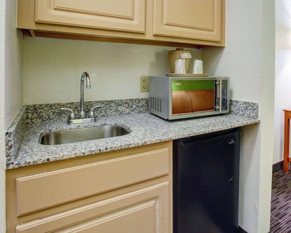 Del Valle Austin Southeast photo 17