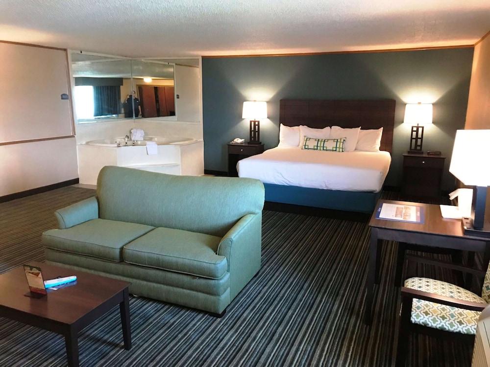 Best Western Woodhaven Inn photo 25