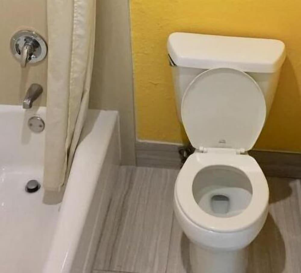 Hotel O Luxury Inn Channelview Baytown I-10 photo 10