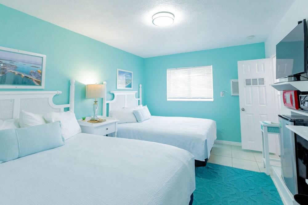 Cabanas of Treasure Island photo 59