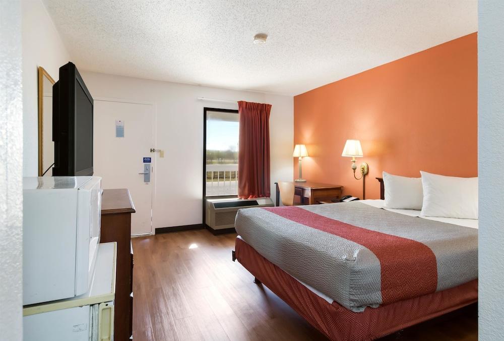Econo Lodge photo 33