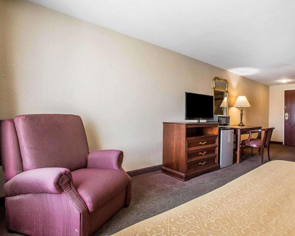 Quality Inn & Suites Middletown - Franklin photo 57
