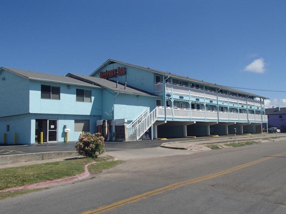 Regency Inn photo 16