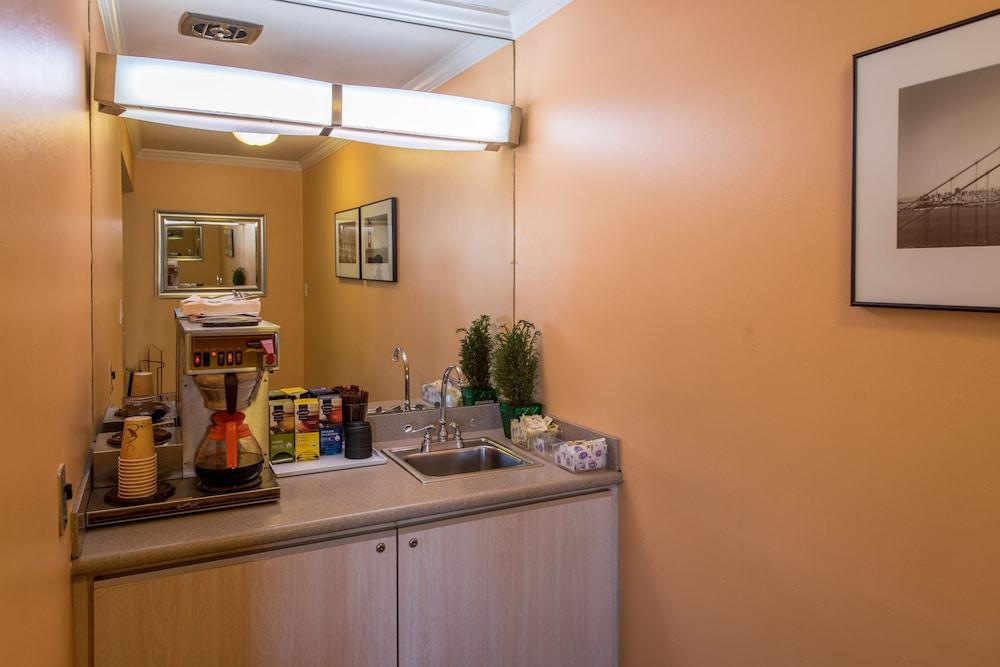 Civic Center Motor Inn photo 23