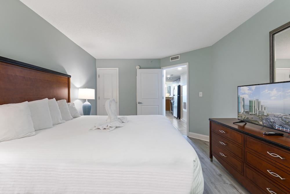 Sandy Beach Oceanfront Resort photo 17