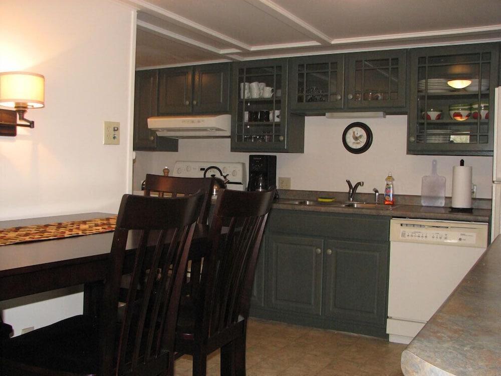 Wooden Boat Inn photo 93